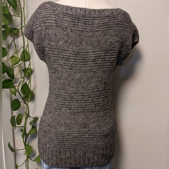 AE Women's Sweater Shirt - Picture 4 of 5